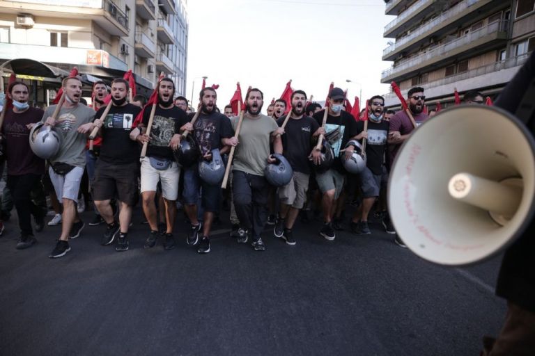 ΔΕΘ : Ξεκίνησε η πορεία στη Θεσσαλονίκη στο κέντρο της πόλης