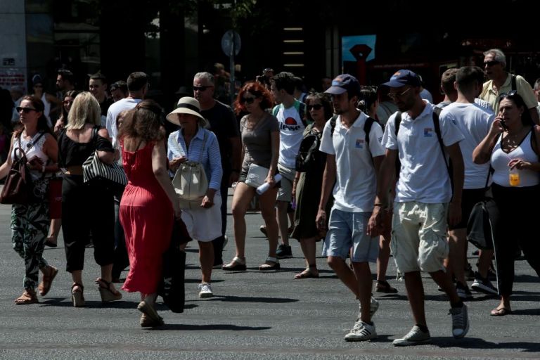 Κοροναϊός : Η Αττική στο επίκεντρο της πανδημίας – Συναγερμός για τις κλειστές δομές