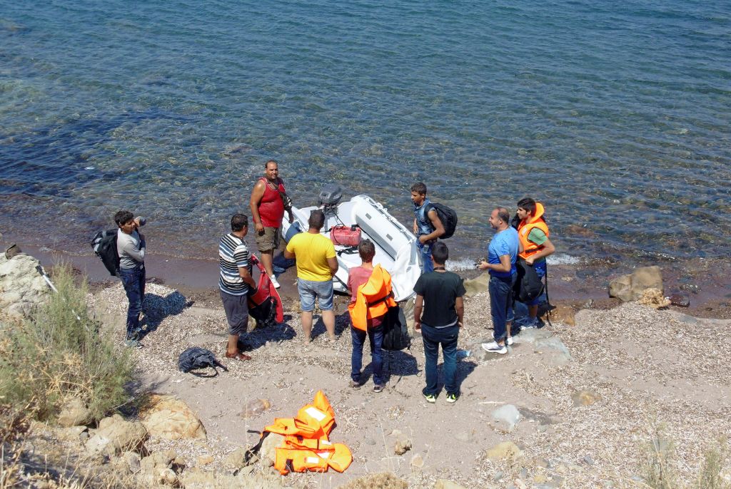 Εξαρθρώθηκε κύκλωμα παράνομης εισόδου αλλοδαπών – Εμπλέκονται 30 μέλη ΜΚΟ