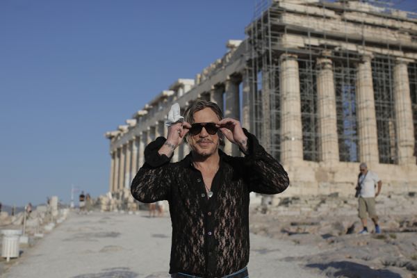Μίκι Ρούρκ: Την Ακρόπολη επισκέφθηκε ο χολιγουντιανός σταρ