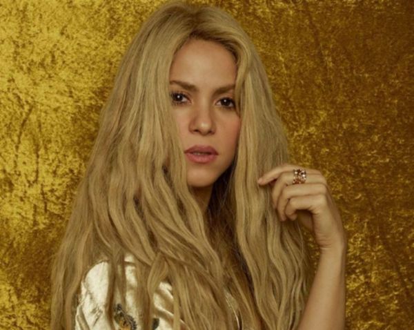 Σακίρα: Φωτογραφίζεται με αναλογίες που «ανεβάζουν» την θερμοκρασία