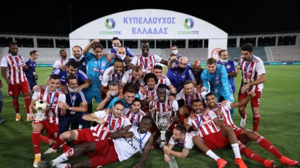 Ολυμπιακός – ΑΕΚ : Το «λιοντάρι» τους έκανε μια… χαψιά