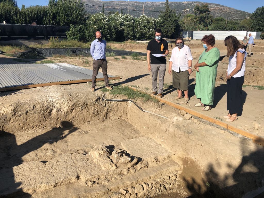 Μενδώνη: Αυτοψία σε έργα και ανασκαφές στη Χαλκίδα και την Ερέτρια