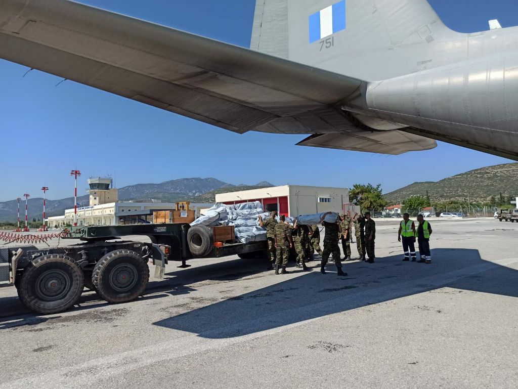 Μόρια : Μεταφορά σκηνών με C-130 στη Λέσβο