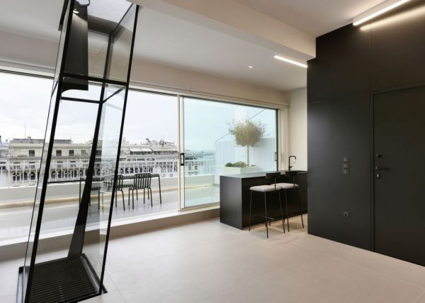 Ένα διαμέρισμα στην πλατεία Αριστοτέλους αλλάζει χαρακτήρα και στρέφεται στο φως