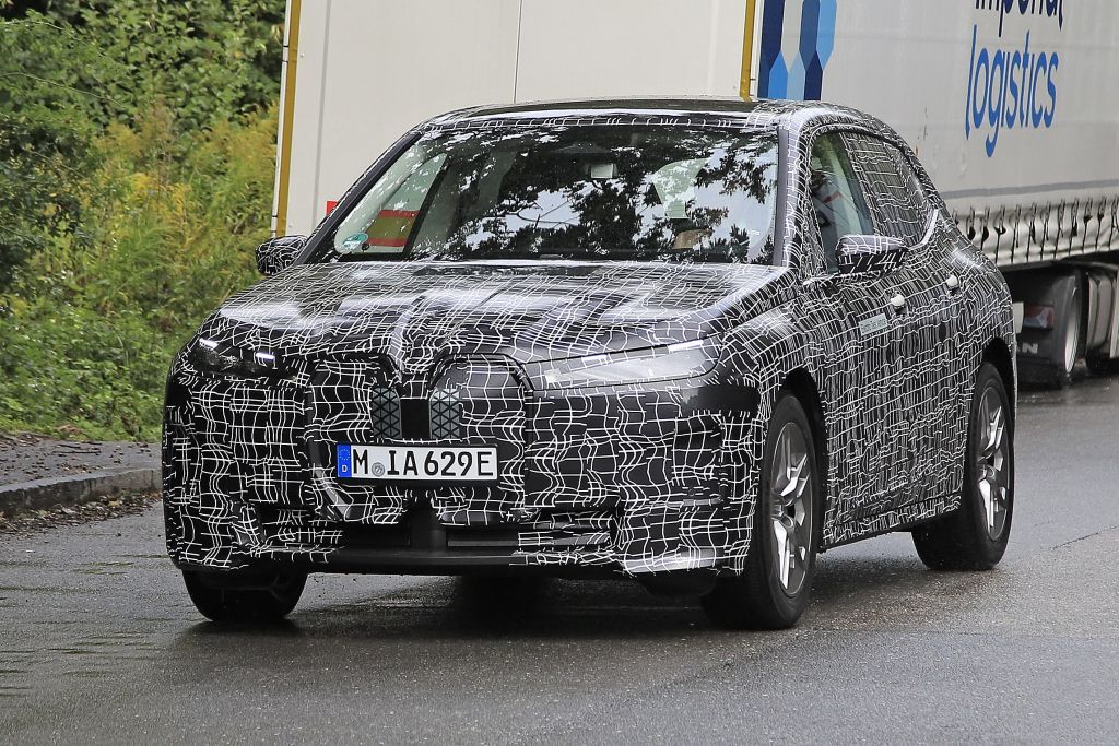 BMW iNext: Σε γκρο πλαν