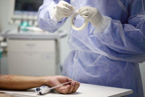 Τρίτος νεκρός σήμερα από κοροναϊό – Στους 305 οι θάνατοι