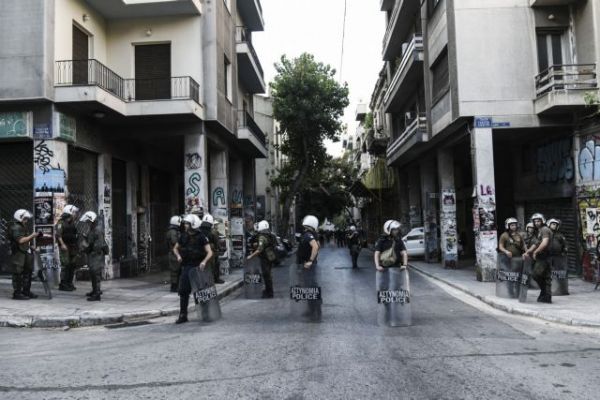 Το σχέδιο της ΕΛ.ΑΣ για να μην γεμίσουν κρούσματα τα Α.Τ. – Οι χώροι υποδοχής και τα ειδικά οχήματα