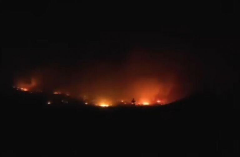 Αλεξανδρούπολη : Ολονύχτια μάχη με τις φλόγες – Ξεκίνησαν ρίψεις τα εναέρια μέσα