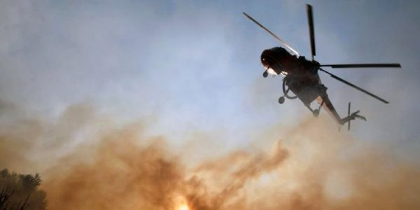 Σε εξέλιξη μεγάλη φωτιά στο Ηράκλειο – Κοντά σε εργοστάσιο οι φλόγες