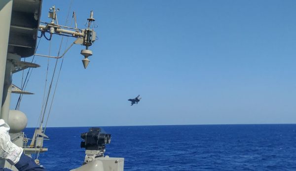 Το εντυπωσιακό βίντεο από τις ασκήσεις των Ενόπλων Δυνάμεων Ελλάδας-Αραβικών Εμιράτων