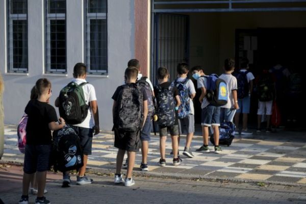 Κοροναϊός: Θετικός στον ιό μαθητής –  Λάθος στην αρχική διάγνωση από τον ΕΟΔΥ