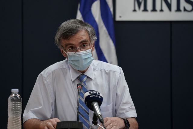 Τσιόδρας : Αποστάσεις για τις ποινές εις βάρος μαθητών που δεν χρησιμοποιούν μάσκα