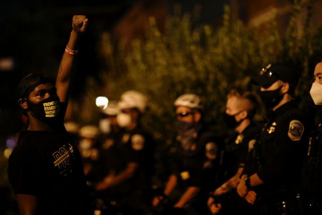 ΗΠΑ : Σχεδιασμοί ακόμη και για χρήση πολεμικού εξοπλισμού κατά διαδηλωτών από την αστυνομία