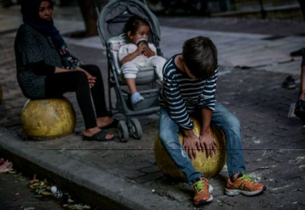 Ερευνα: Το 47% των Γερμανών τάσσεται υπέρ της υποδοχής προσφύγων της Μόριας