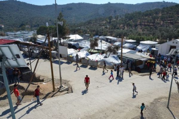 Κοροναϊός: «Αδύνατη η ιχνηλάτηση στο ΚΥΤ Μόριας» – Καμπανάκι από τους γιατρούς της Λέσβου