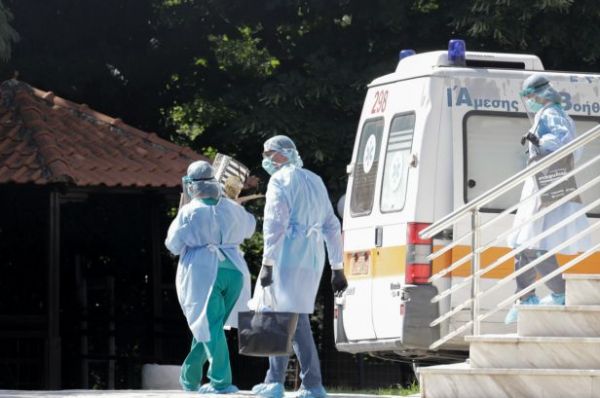 Κοροναϊός : Τρομάζουν τους ειδικούς κλειστές δομές και γηροκομεία – Αγωνία για τον αριθμό των κρουσμάτων
