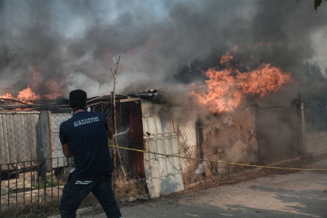 Σοβαρές ζημιές από την κόλαση φωτιάς σε Ανάβυσσο – Ανησυχία για τις αναζωπυρώσεις
