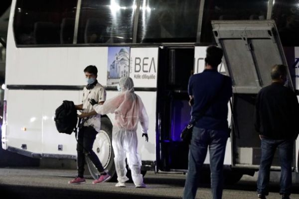 Μόρια : Έτσι μεταφέρθηκαν στη Θεσσαλονίκη τα 400 ασυνόδευτα προσφυγόπουλα