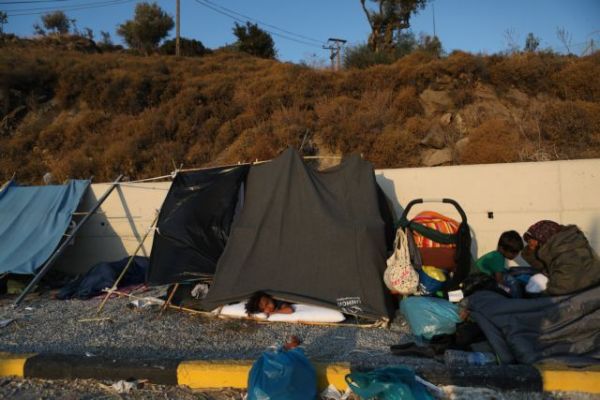 ΕΕ : Επιπλέον βοήθεια στην Ελλάδα μετά την πυρκαγιά στη Μόρια