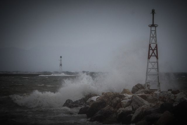Κακοκαιρία «Ιανός» : Έρχονται καταιγίδες και θυελλώδεις άνεμοι – Ποιες περιοχές θα πλήξουν [χάρτες]