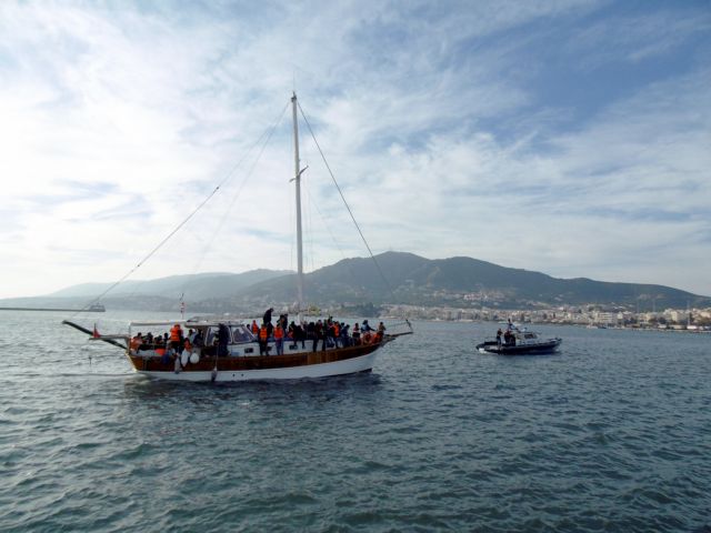 Ακυβέρνητο σκάφος με 50 πρόσφυγες μεταξύ Κατακόλου και Κυπαρισσίας