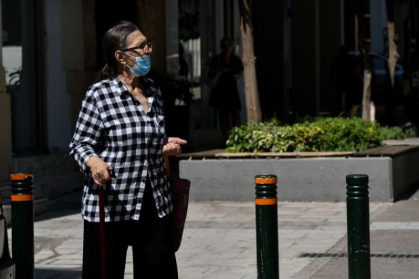 Πέτσας : Παράθυρο για νέα μέτρα και τοπικά lockdown