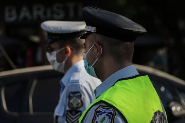 Κοροναϊος : Τρεις συλλήψεις, 15 παραβάσεις καταστημάτων και 197 για μη χρήση μάσκας σε ελέγχους
