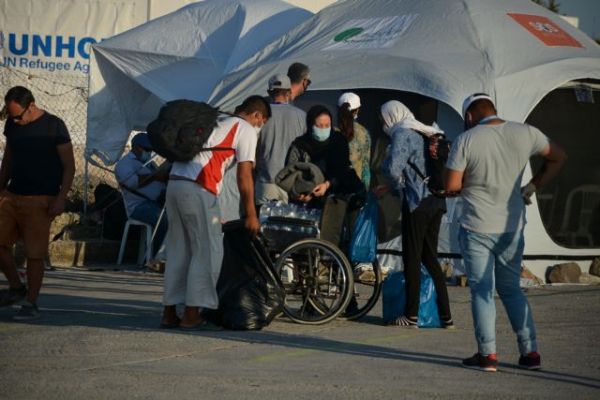 DPA: Η Γερμανία θα δεχθεί 1.500 πρόσφυγες από τα ελληνικά νησιά