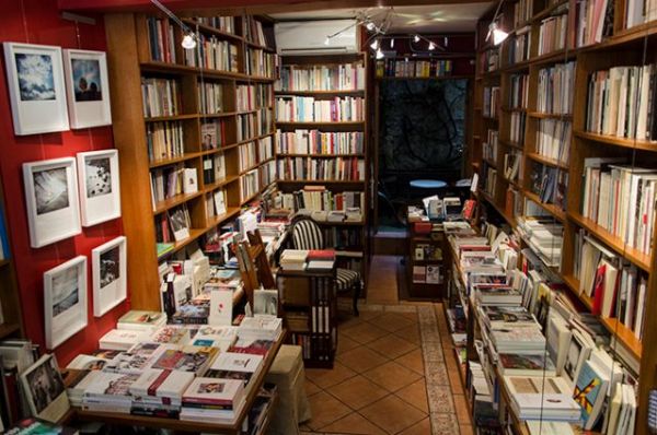 ΥΠΠΟΑ: Voucher για αγορά βιβλίων σε ανέργους 15-24 ετών