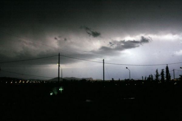 Νέο έκτακτο δελτίο καιρού : Πού θα χτυπήσουν τα έντονα φαινόμενα