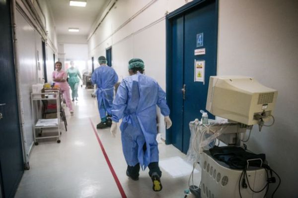 Κοροναϊός : Κατέληξε 69χρονη στο «Σωτηρία»