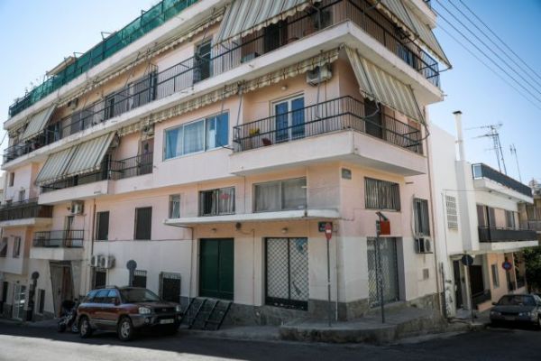 To MEGA στη δομή φιλοξενίας προσφύγων στον Βύρωνα που έχει τεθεί σε καραντίνα