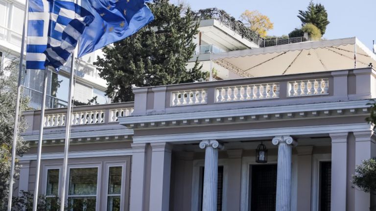 Η αλαζονεία της εξουσίας, οι γκρίνιες και το «τσεκούρι» του ανασχηματισμού