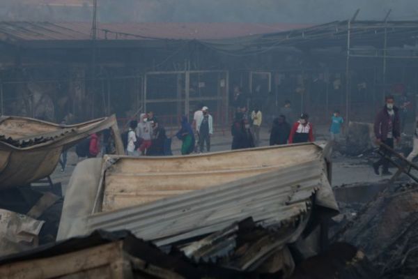 Παπαευσταθίου στο in.gr: Κανένας τραυματίας από τη φωτιά στη Μόρια