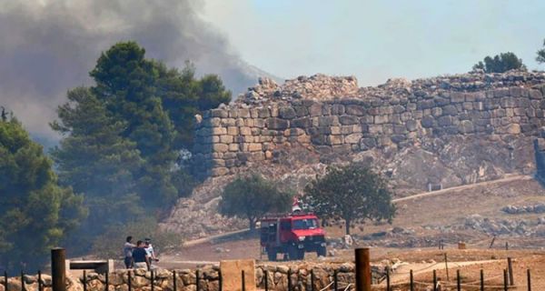 Editorial Ta Nea: Deficiencies