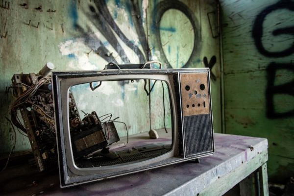 Τα «τηλεσκουπίδια», η μηχανή του κιμά και η υποκρισία του… φιλοθεάμονος κοινού