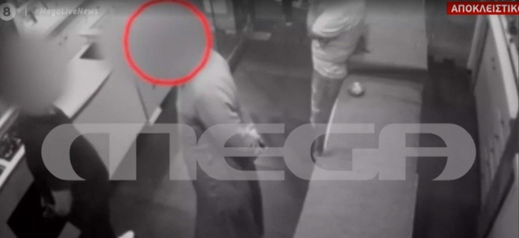 Αποκλειστικό MEGA: Βίντεο ντοκουμέντο με τον ιερέα που κατηγορείται ότι πούλησε διαμάντια «μαϊμού»