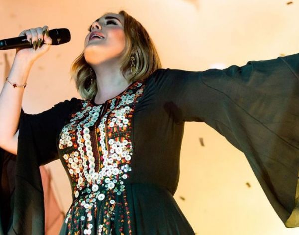 Adele : Σάλος στα social media με την τελευταία της ανάρτηση