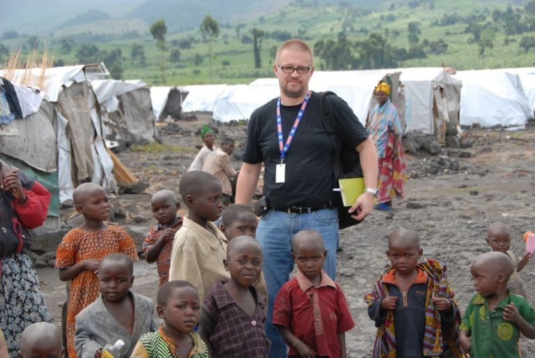 Μυστήριο με θάνατο αμερικανού δημοσιογράφου στην Τουρκία: Βρέθηκε νεκρός στο αυτοκίνητό του
