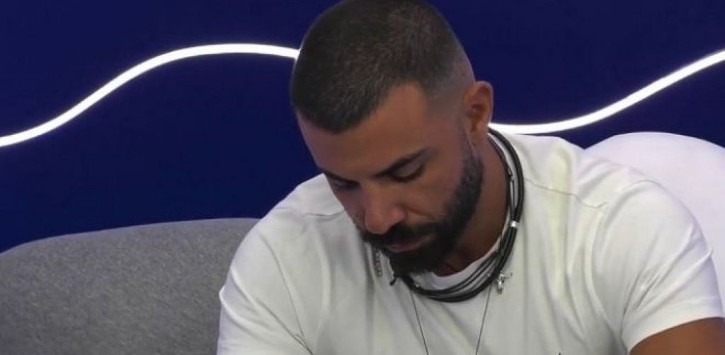 «Κυκλοφορώ πάντα με μαχαίρι» – Ο ψευτονταής του Big Brother είχε προκαλέσει και στο παρελθόν