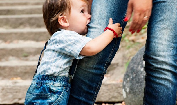 Τι να κάνετε όταν το παιδί δαγκώνει