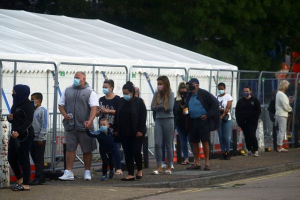 Κοροναϊός : Ο εφιάλτης επέστρεψε στη Βρετανία – Σχεδόν 4.000 κρούσματα σε μια μέρα