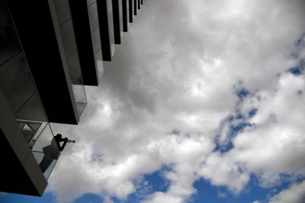 Κοροναϊός : Σε επίπεδα Μαΐου ο αριθμός νέων κρουσμάτων στη Βρετανία