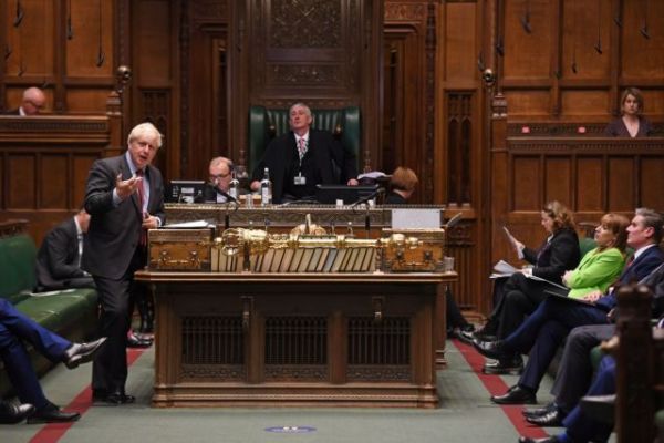 Βρετανία: Απετράπη «ανταρσία» των Τόρις – Έξαλλος ο πρόεδρος της Βουλής με Τζόνσον