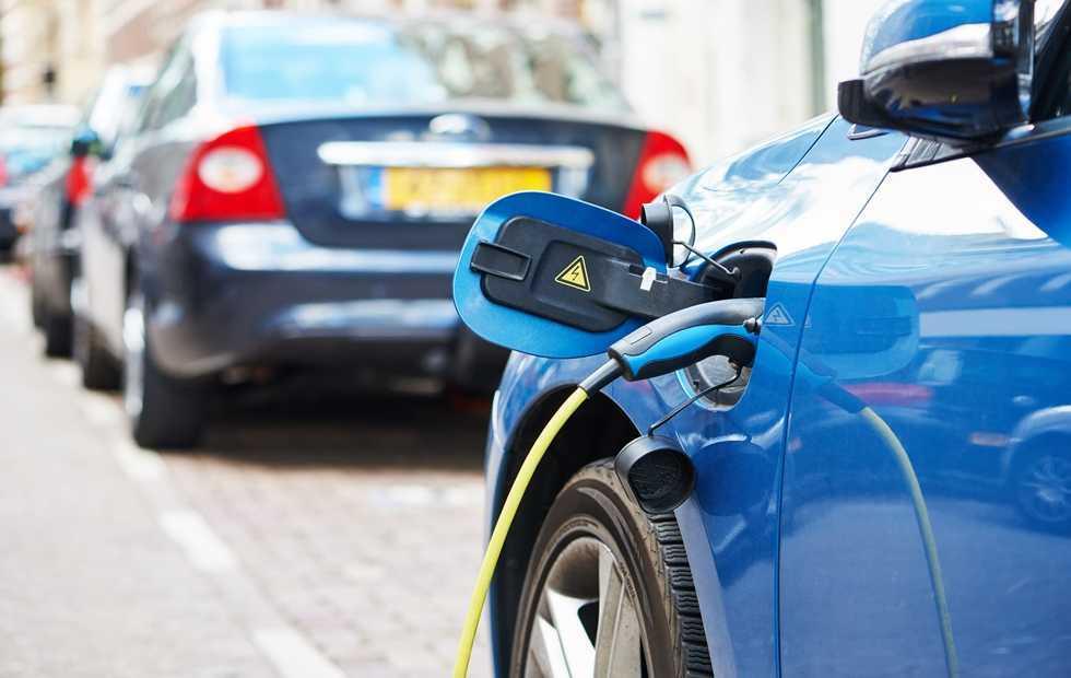 Αυτοκίνητο: Μέχρι το τέλος της δεκαετίας το 1/3 των πωλήσεων θα είναι ηλεκτρικό