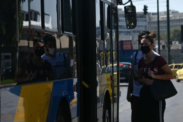 Κοροναϊός: Κρίσιμο το διάστημα που διανύουμε – Στη δίνη του ιού η Αττική – Νέα μέτρα για γηροκομεία