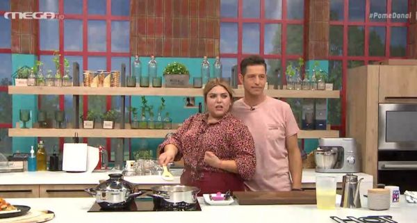 «Πάμε Δανάη!»: Κοτόπουλο με πολύχρωμες πιπεριές από τον Απόστολο Ρουβά