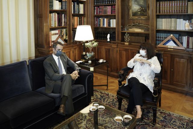 Συνάντηση Μητσοτάκη – Σακελλαροπούλου: «Η Τουρκία δεν οδηγείται πουθενά με τις προκλήσεις»