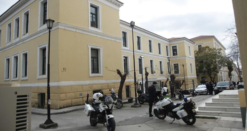 Κοροναϊός : Παρατείνονται τα μέτρα στα δικαστήρια, υποθηκοφυλακεία και Κτηματολογικά Γραφεία - Μάσκα εντός και εκτός κτιρίων